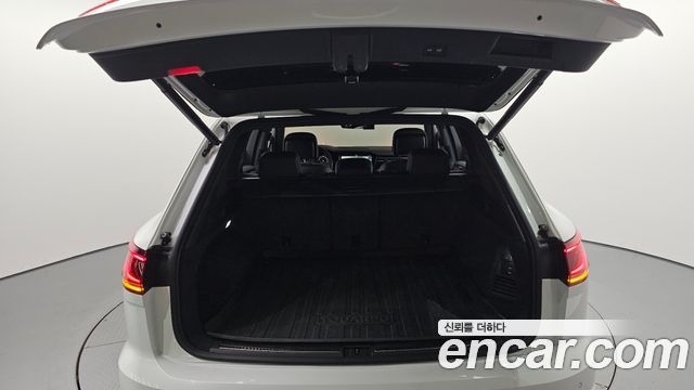 Volkswagen Touareg 2023 — photo 26