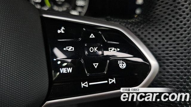 Volkswagen Touareg 2023 — photo 33