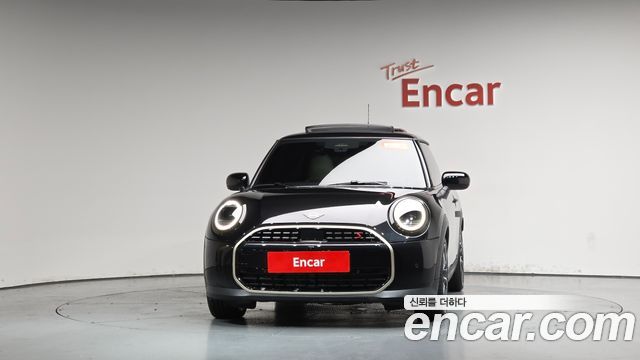Mini Cooper 2026 — photo 3