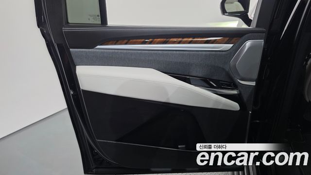 Cadillac Escalade 2026 — photo 15