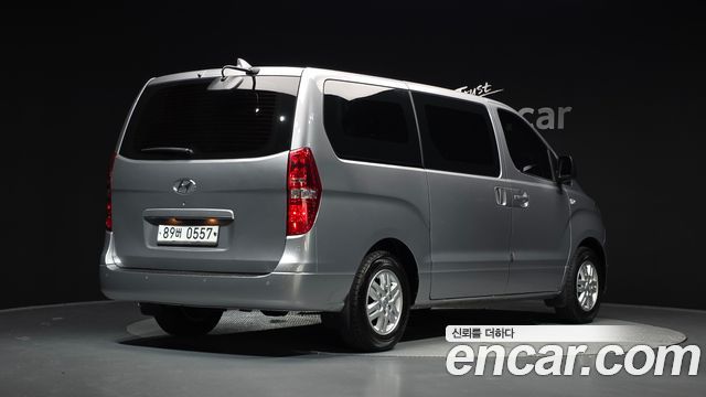 Hyundai Starex 2019 — photo 2