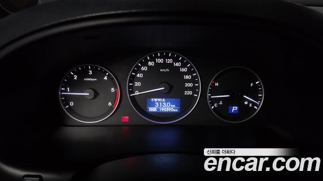 Hyundai Starex 2019 — photo 8