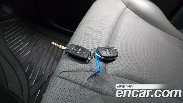 Hyundai Starex 2019 — photo 18