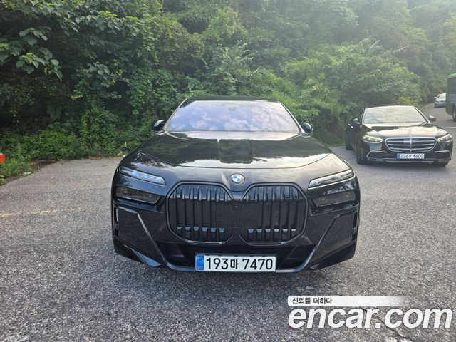 BMW 7-Series 2024 — photo 2