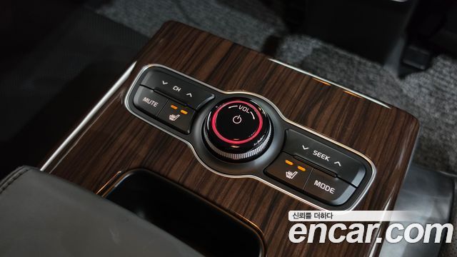 Kia K7 2015 — photo 19
