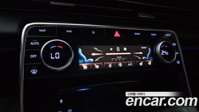 Genesis GV80 2021 — photo 24