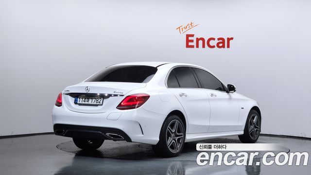 Mercedes-Benz C-Class 2020 — photo 2