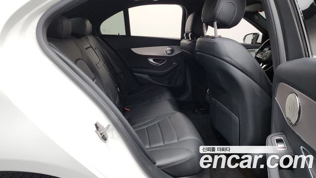 Mercedes-Benz C-Class 2020 — photo 17