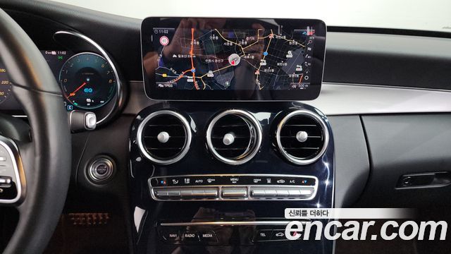 Mercedes-Benz C-Class 2020 — photo 18