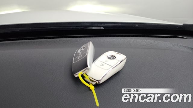 Mercedes-Benz C-Class 2020 — photo 21