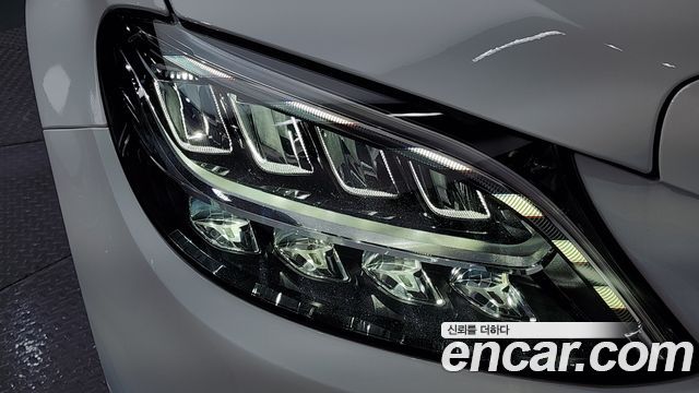 Mercedes-Benz C-Class 2020 — photo 8