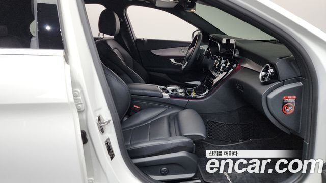Mercedes-Benz C-Class 2020 — photo 16