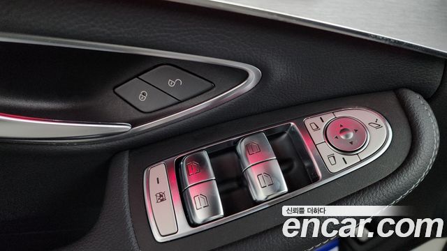 Mercedes-Benz C-Class 2020 — photo 30