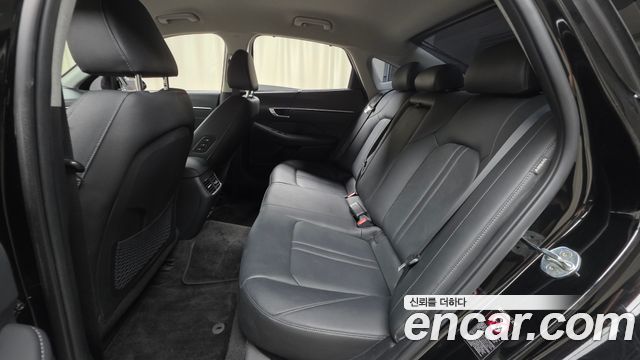 Hyundai Sonata 2022 — photo 18
