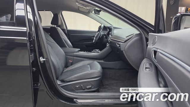 Hyundai Sonata 2022 — photo 16