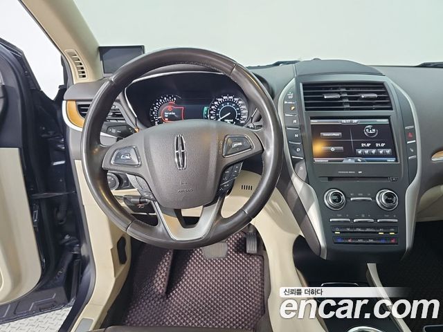 Lincoln MKC 2015 — photo 9