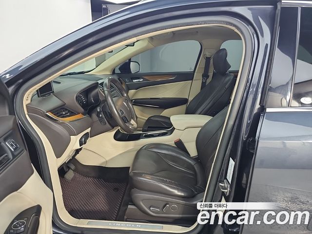 Lincoln MKC 2015 — photo 11