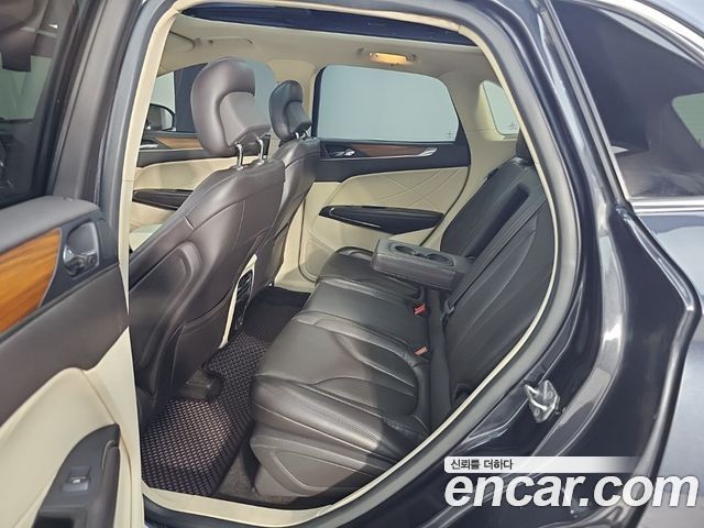 Lincoln MKC 2015 — photo 12