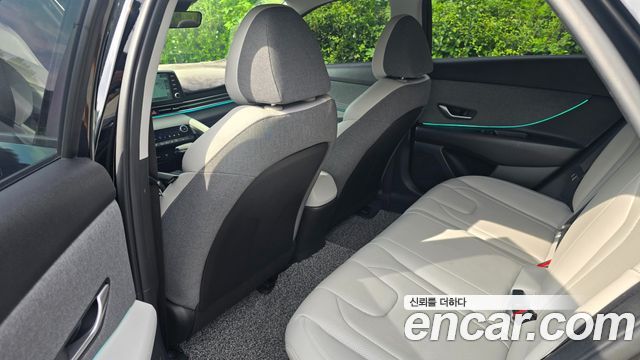 Hyundai AVANTE 2021 — photo 12