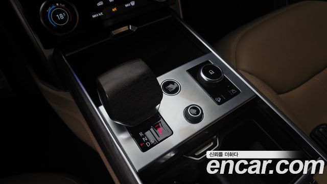 Land Rover Range Rover 2023 — photo 12