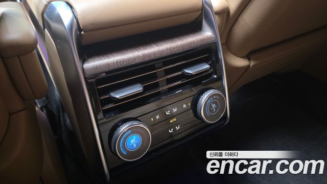 Land Rover Range Rover 2023 — photo 26