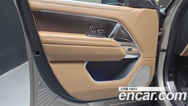 Land Rover Range Rover 2023 — photo 14