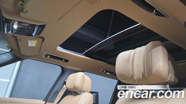 Land Rover Range Rover 2023 — photo 28