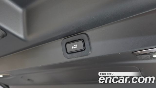 Land Rover Range Rover 2023 — photo 30