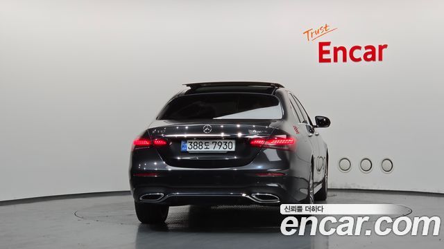 Mercedes-Benz E-Class 2021 — photo 4