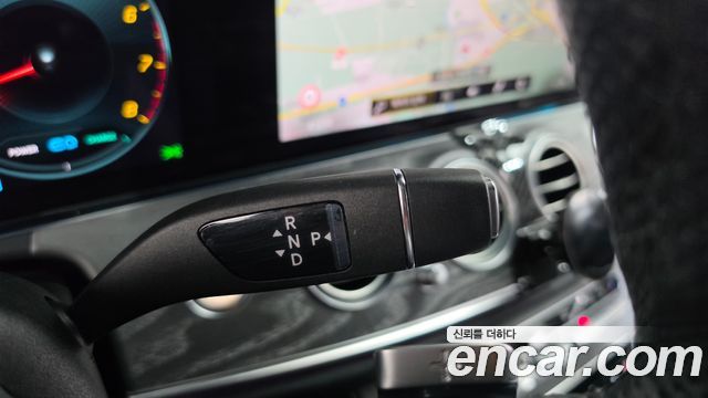 Mercedes-Benz E-Class 2021 — photo 12