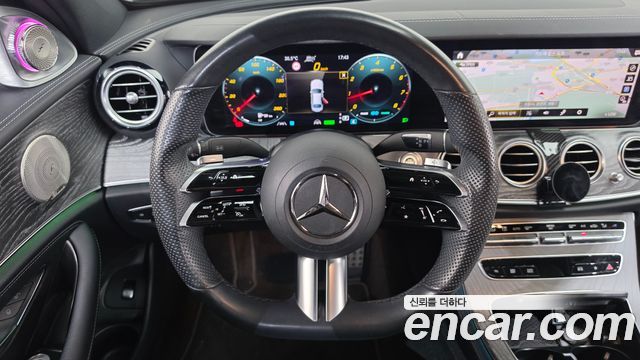 Mercedes-Benz E-Class 2021 — photo 19