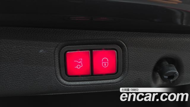 Mercedes-Benz E-Class 2021 — photo 23