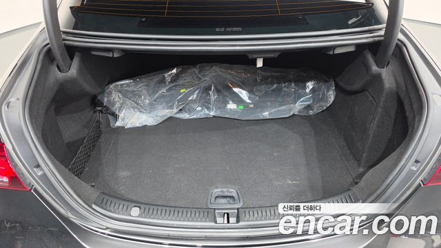 Mercedes-Benz E-Class 2021 — photo 24