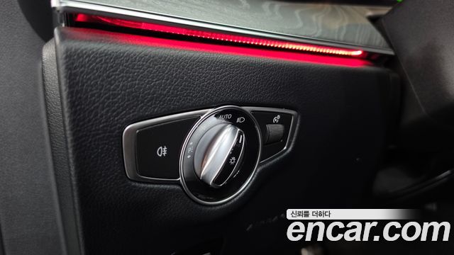 Mercedes-Benz E-Class 2021 — photo 27