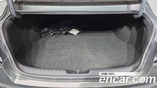 Hyundai AVANTE 2021 — photo 17