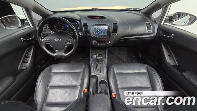 Kia K3 2015 — photo 10