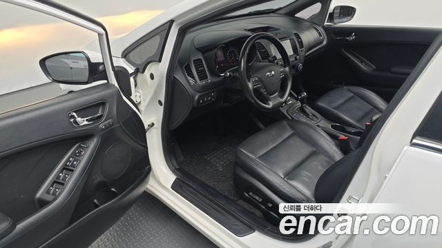 Kia K3 2015 — photo 13
