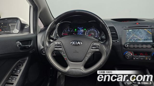 Kia K3 2015 — photo 18