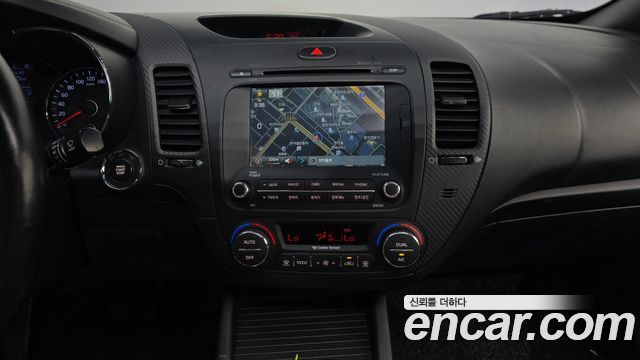 Kia K3 2015 — photo 19