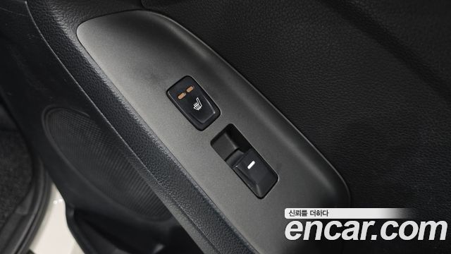 Kia K3 2015 — photo 22