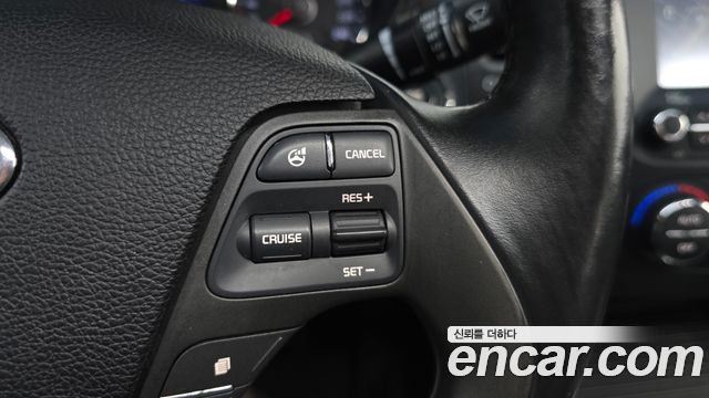 Kia K3 2015 — photo 28