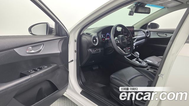 Kia K3 2022 — photo 13