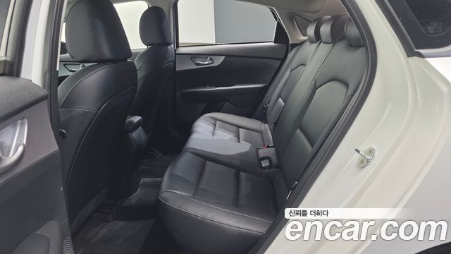 Kia K3 2022 — photo 18