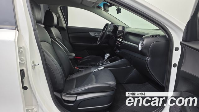 Kia K3 2022 — photo 16