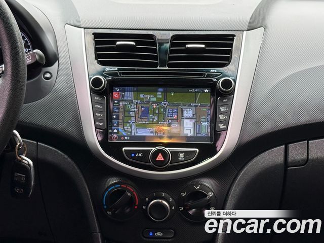 Hyundai Accent 2016 — photo 15