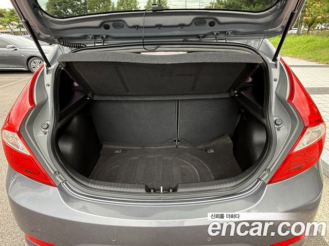 Hyundai Accent 2016 — photo 19