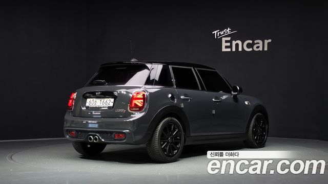 Mini Cooper 2019 — photo 2
