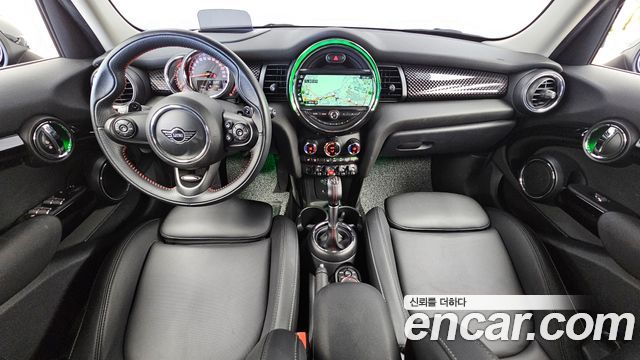 Mini Cooper 2019 — photo 10