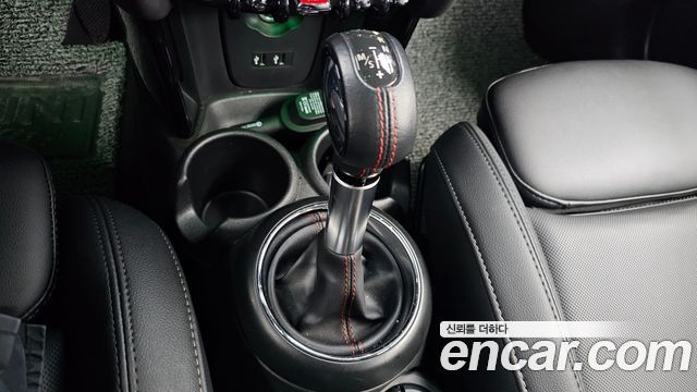 Mini Cooper 2019 — photo 12