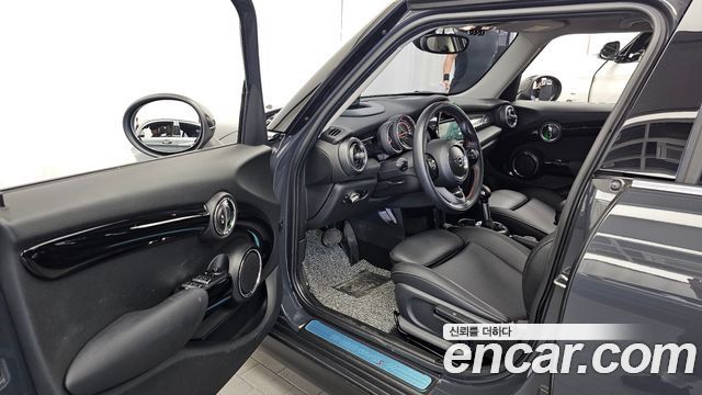 Mini Cooper 2019 — photo 13